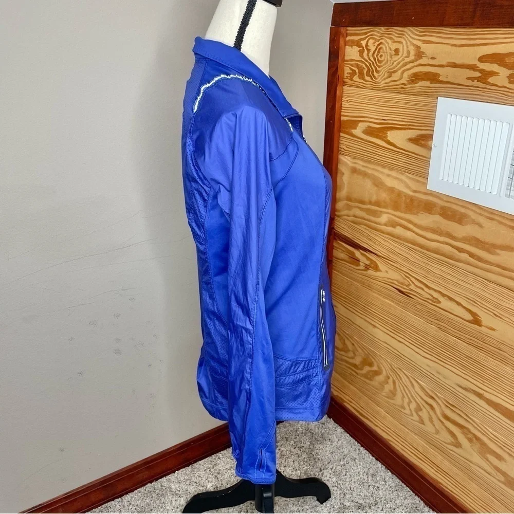 Lululemon Run Nothin' But Run Activewear Jacket in Pigment Blue 6 W4972S